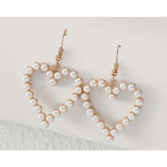 NWT Y2K Bohemian Heart Shaped Faux Pearls With Gold Color Dangle Earrings - Picture 1 of 4